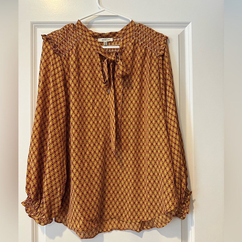 NWT Max Studio Flowing Blouse Size Medium